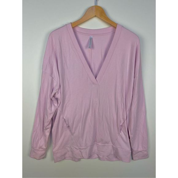 Fabletics V Neck Sweatshirt Pullover Top w Pockets Baby Pink Athleisure size M - Picture 10 of 10